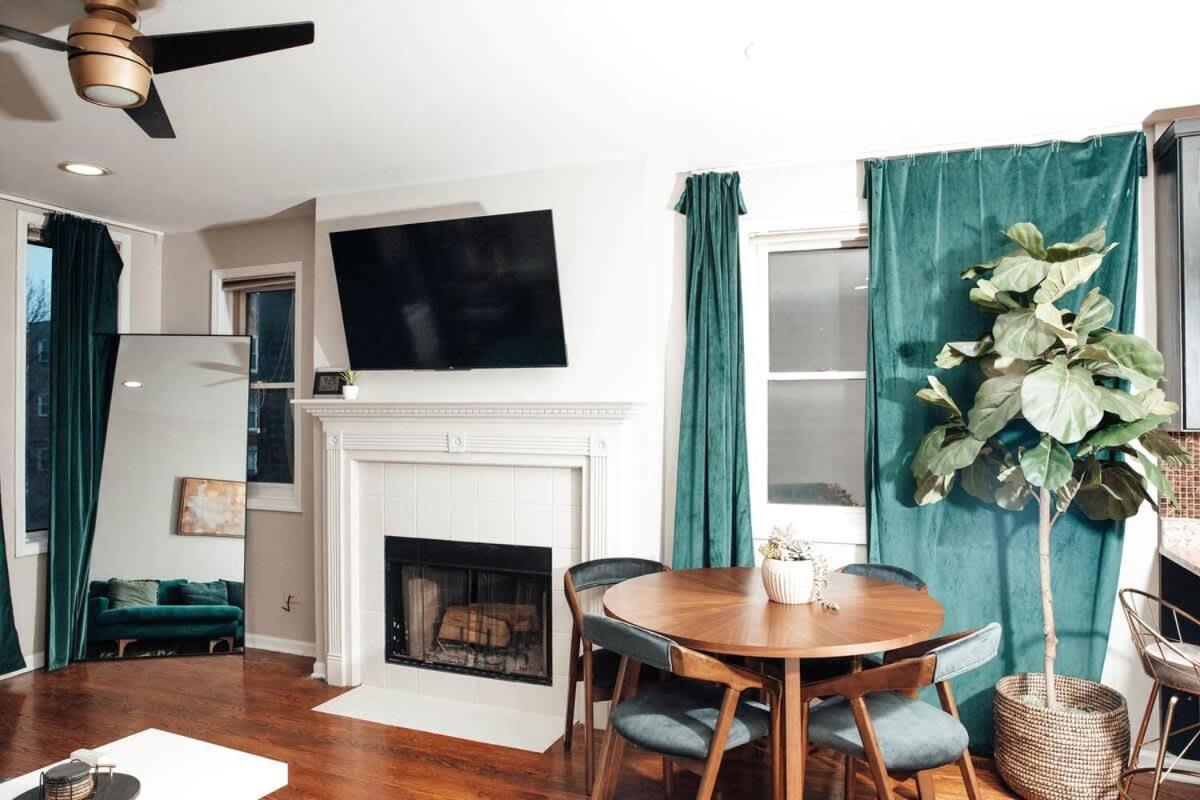 Modern & Spacious Stay In Historic Bronzeville Chicago Esterno foto