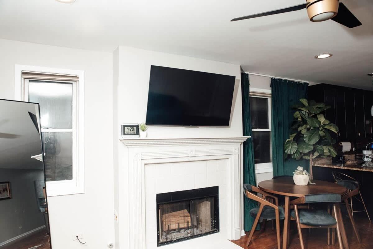 Modern & Spacious Stay In Historic Bronzeville Chicago Esterno foto
